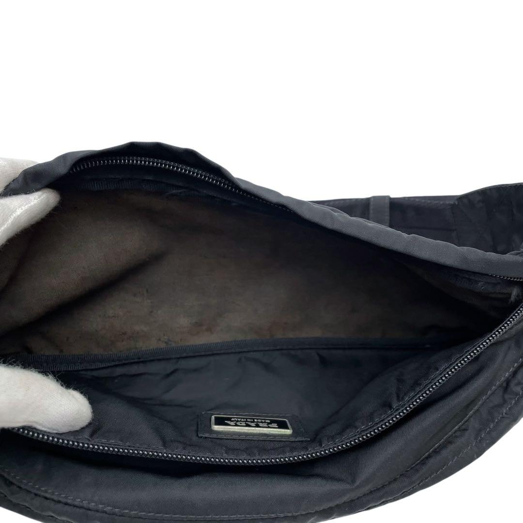 良品 プラダ ナイロン 三角プレートロゴ ウエスト ボディ バッグ ブラック.