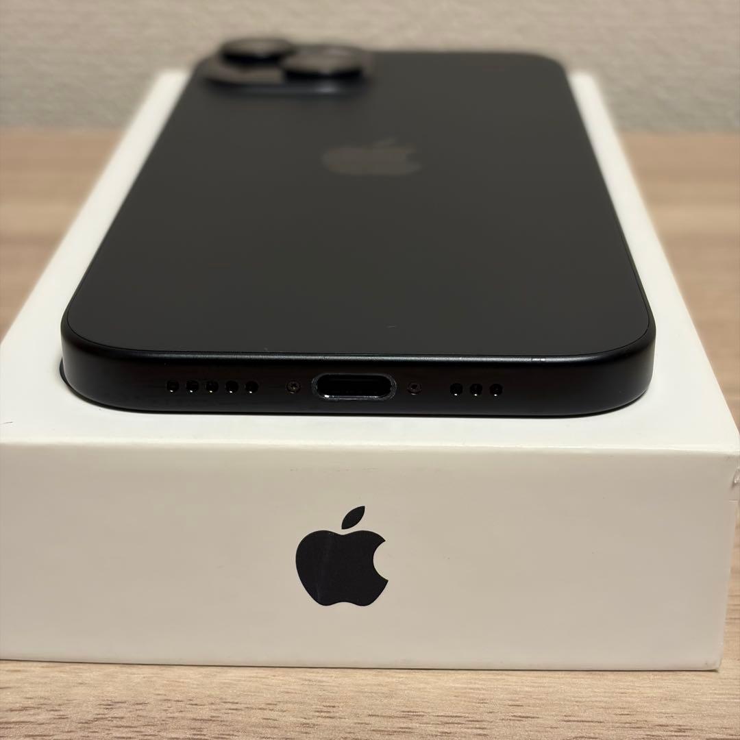 【極美品】iPhone15 128GB ブラック SIMフリー