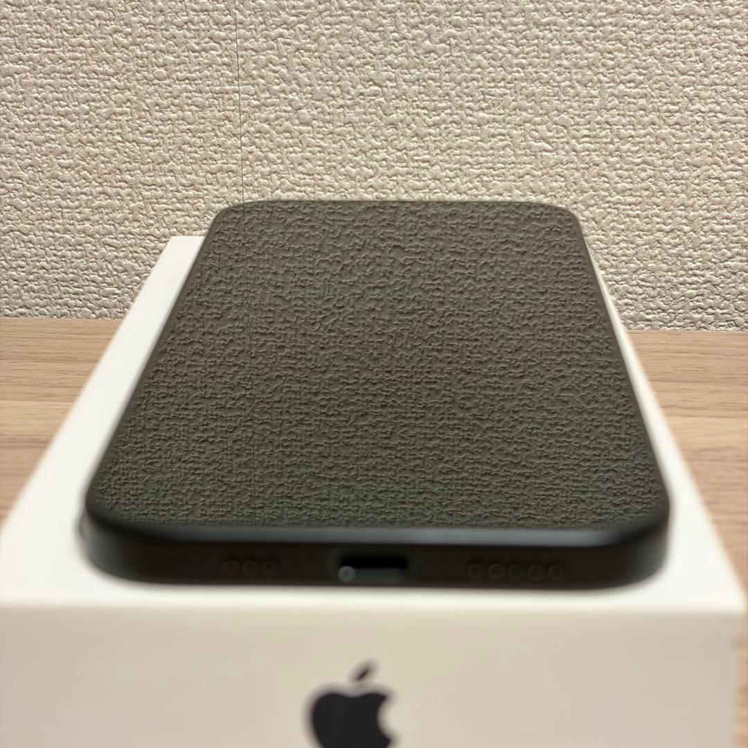 【極美品】iPhone15 128GB ブラック SIMフリー