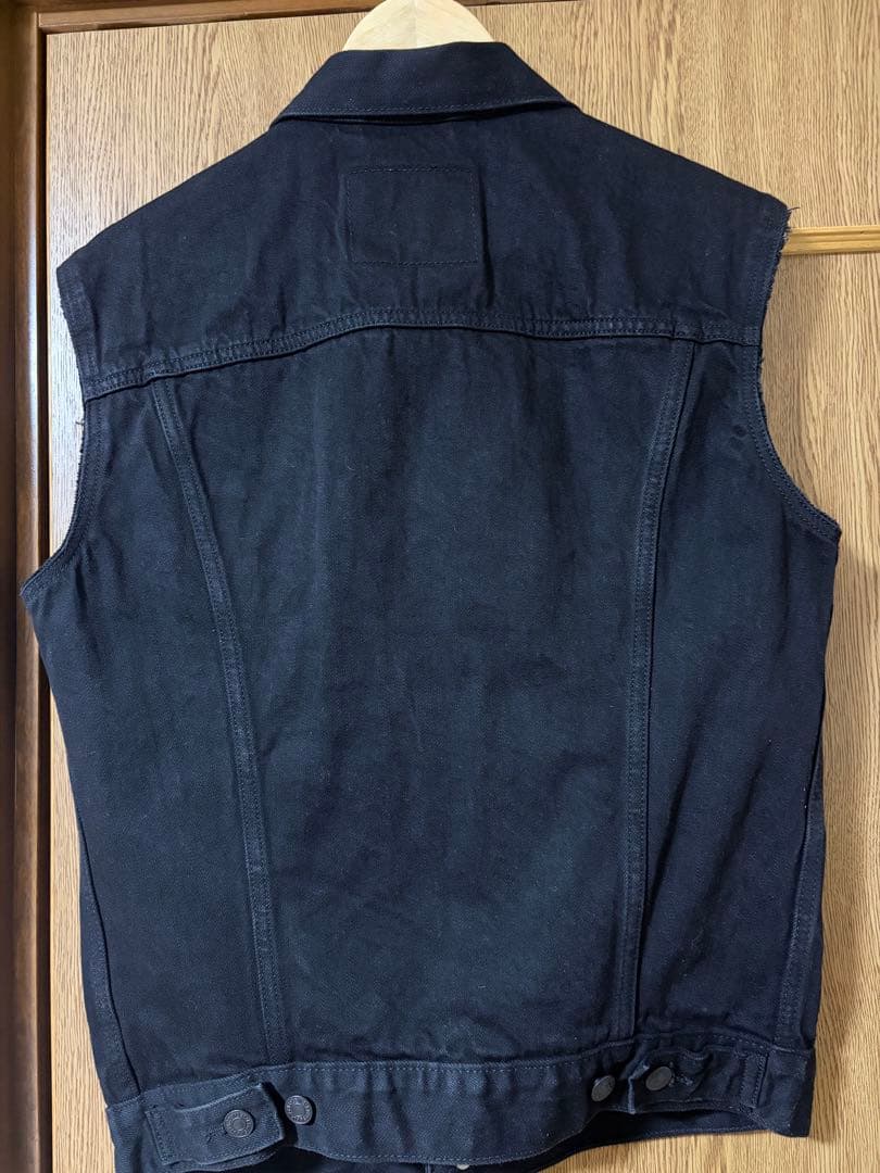 Levis ブラック デニム カットオフベスト 山田蓮[Sサイズ]