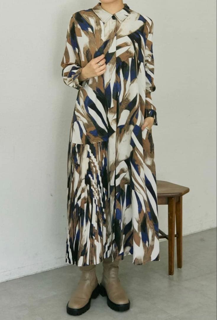 ear PAPILLONNER(イア パピヨネ) 襟付きプリーツワンピース