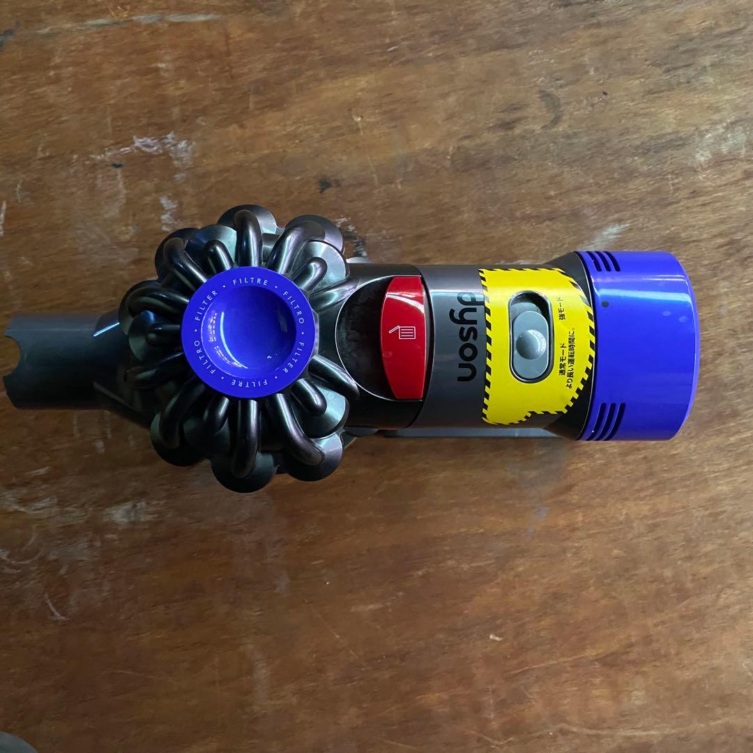Dyson V8（SV10）本体セットです。【充電器なし】【大きいヘッドなし】