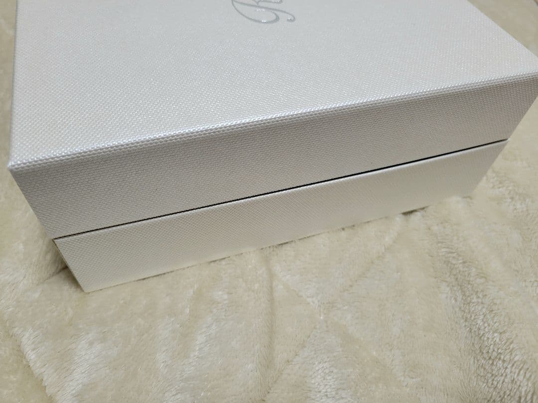 yui様　新品　リファ　フォーカラット　ReFa 4 CARAT　ショッパー付き