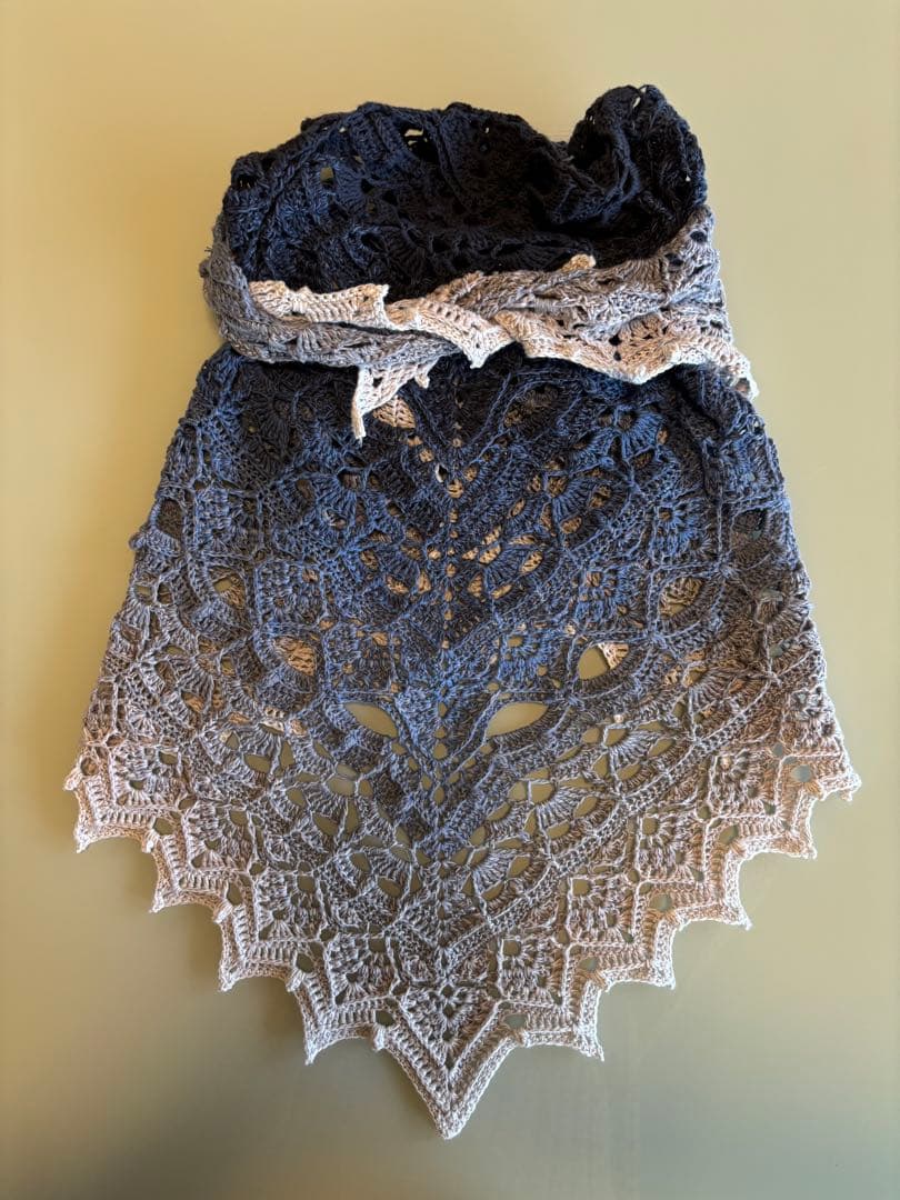 三角　バレエショール　綿100% 年中使用可　ヨーロッパ輸入糸　NEWデザイン