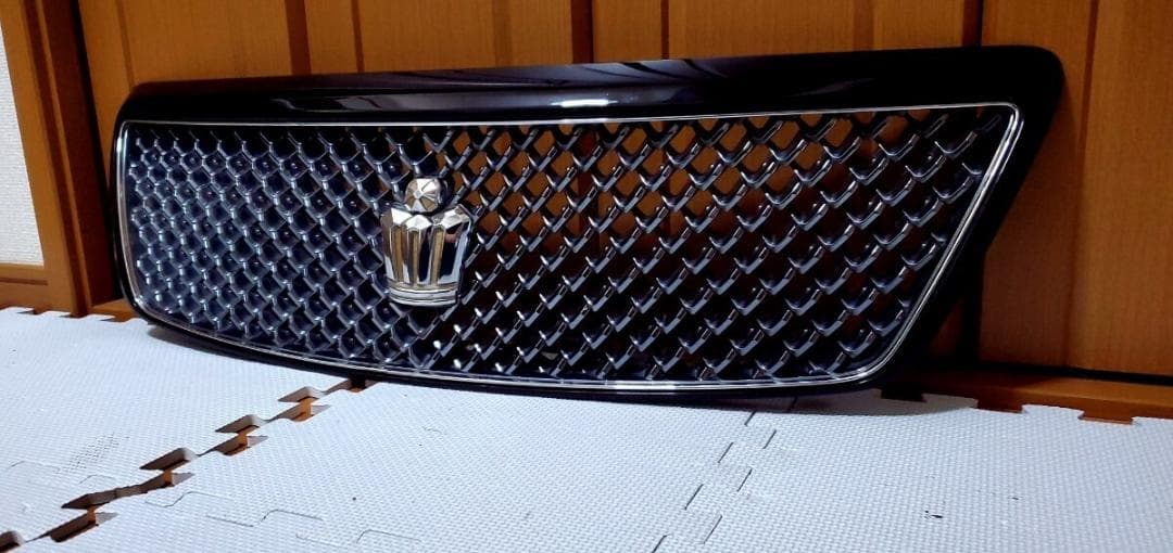 ★送料無料★　18系　前期　クラウン　アスリート　純正フロントグリル