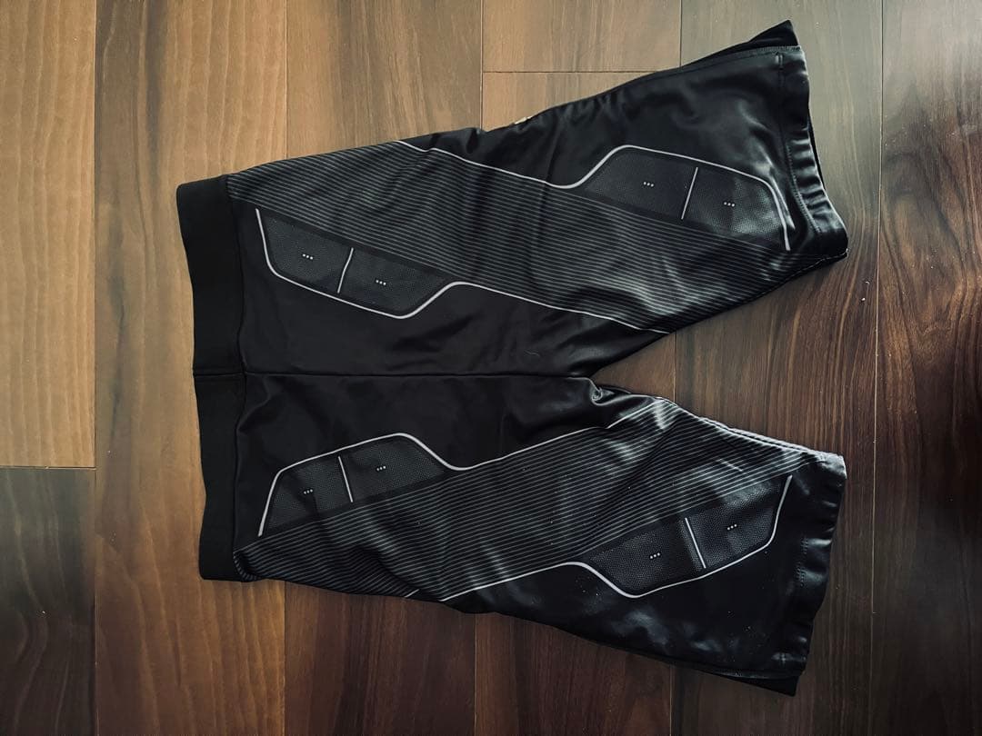 【新品・未使用】SIXPAD パワースーツライトヒップ&レッグ Mサイズ