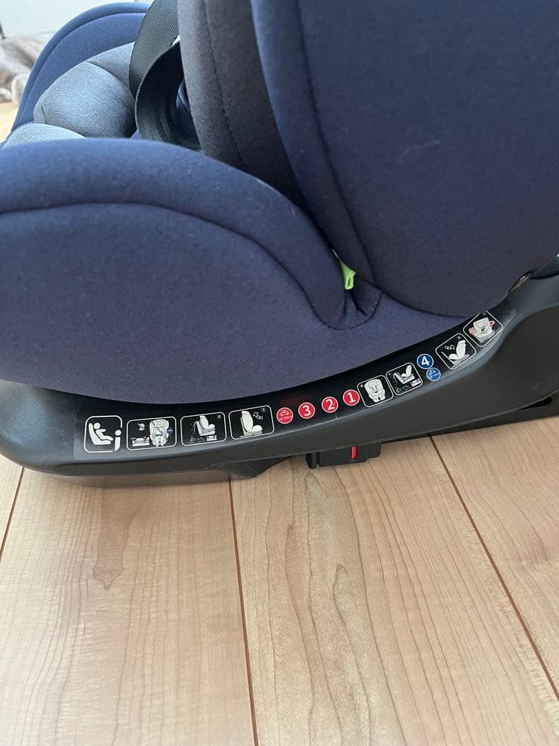 ISOFIX対応 ネイビー チャイルドシート　ジュニアシート　アイリスオーヤマ