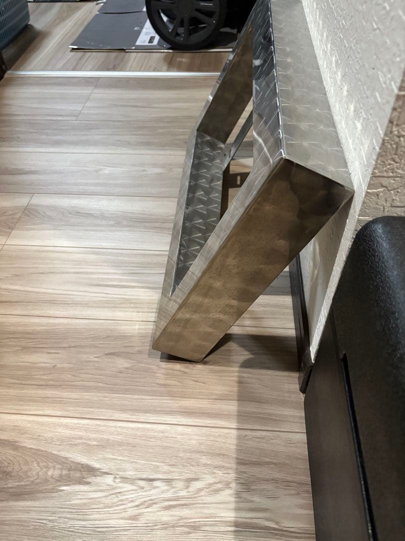 大型ナンバー枠　鱗