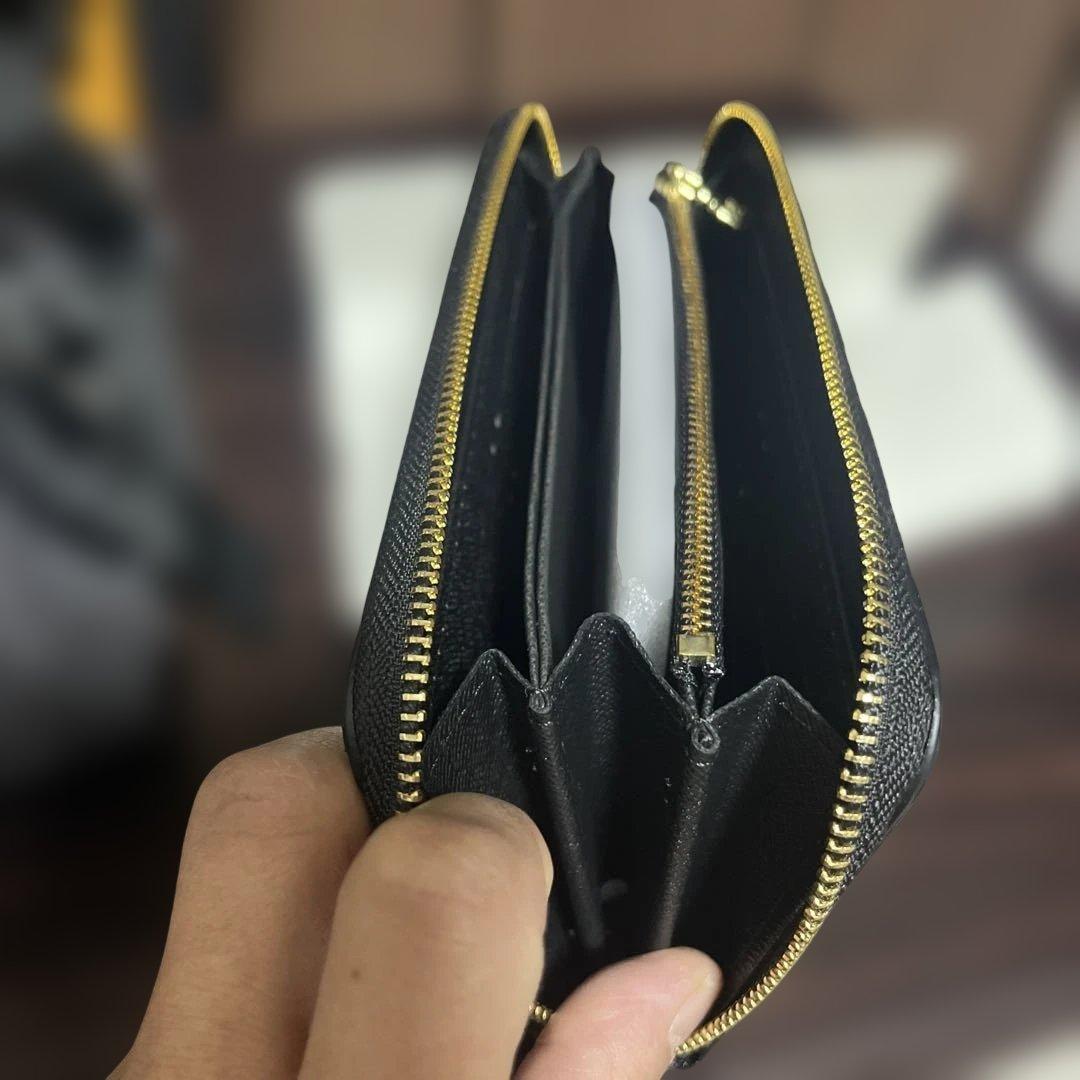 ブラック 長財布　エンボス