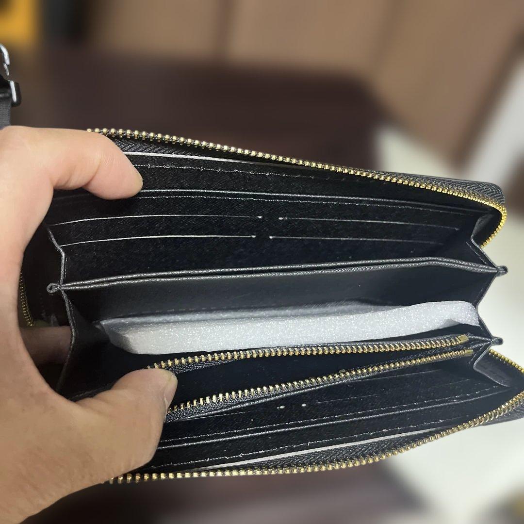 ブラック 長財布　エンボス