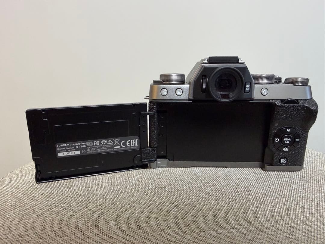 FUJIFILM X-T100 ミラーレスカメラ　ダブルレンズズームキット