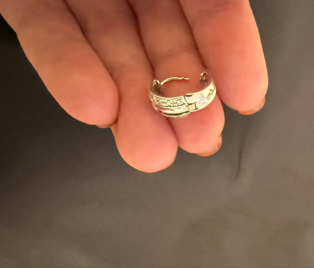 K18WG刻印あり　ダイヤ　パヴェ　片方のみ