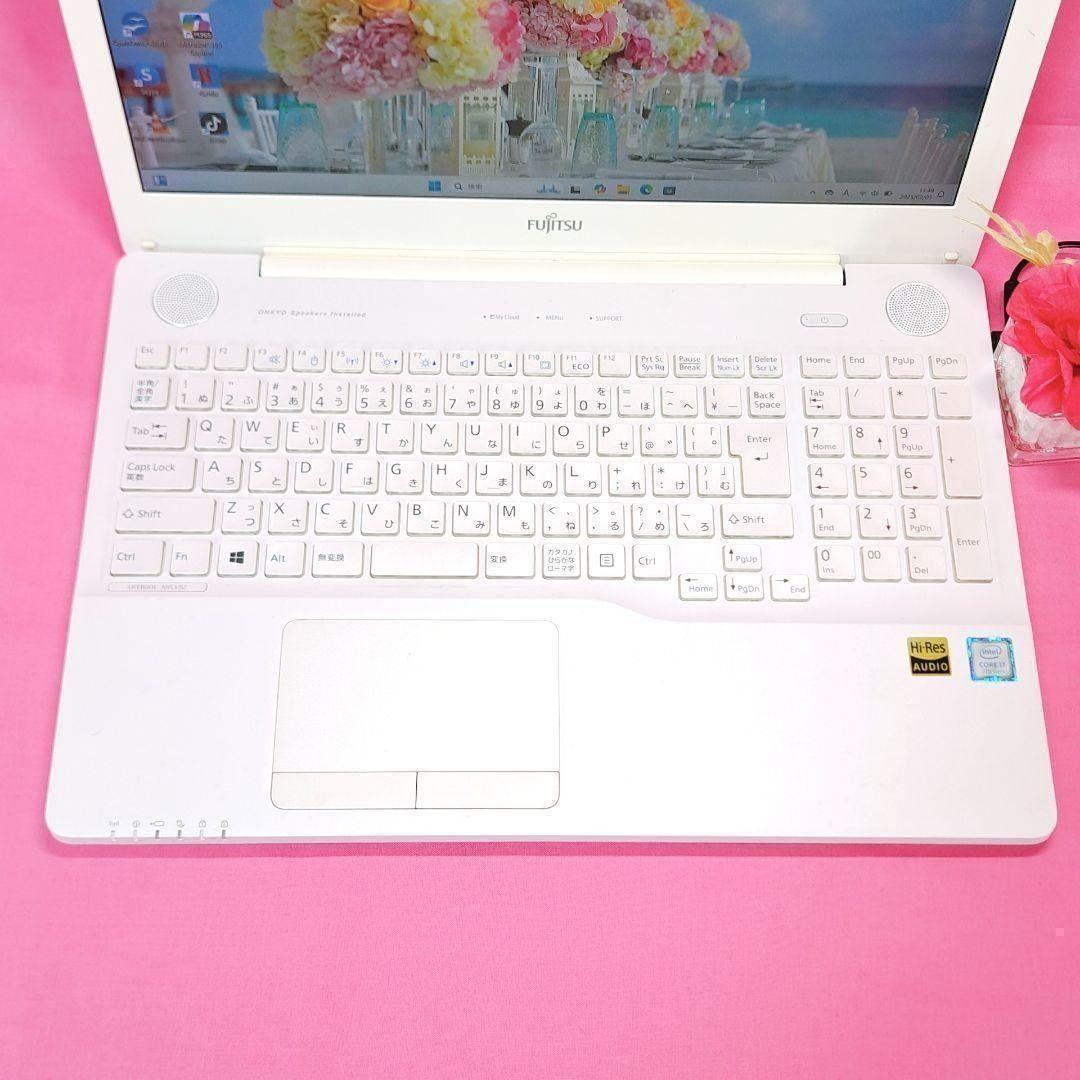 208 第7世代i7/SSD/8GB　富士通ノートパソコン Windows11