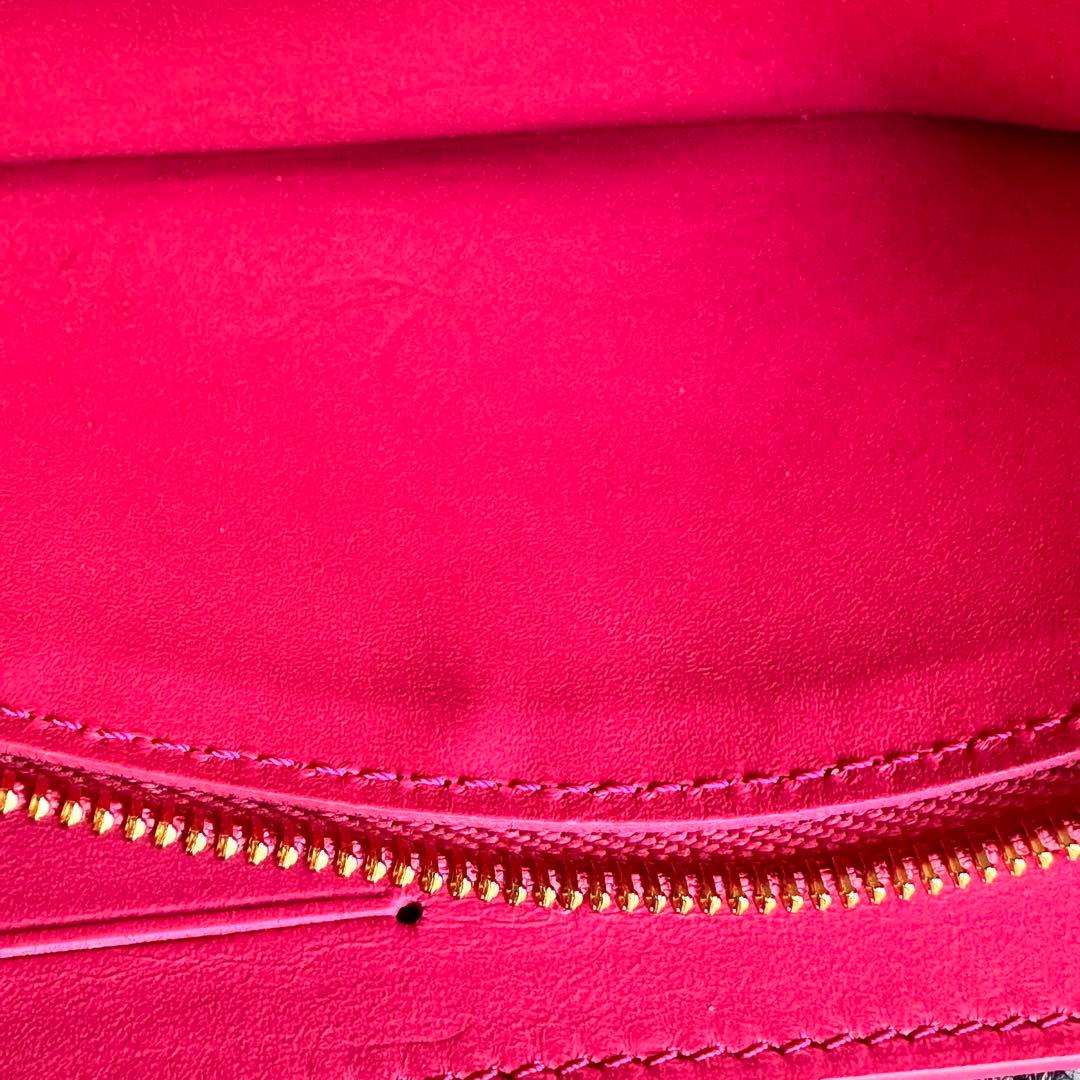 美品　ルイ・ヴィトントリヨンポルトフォイユカプシーヌ長財布　ブランド