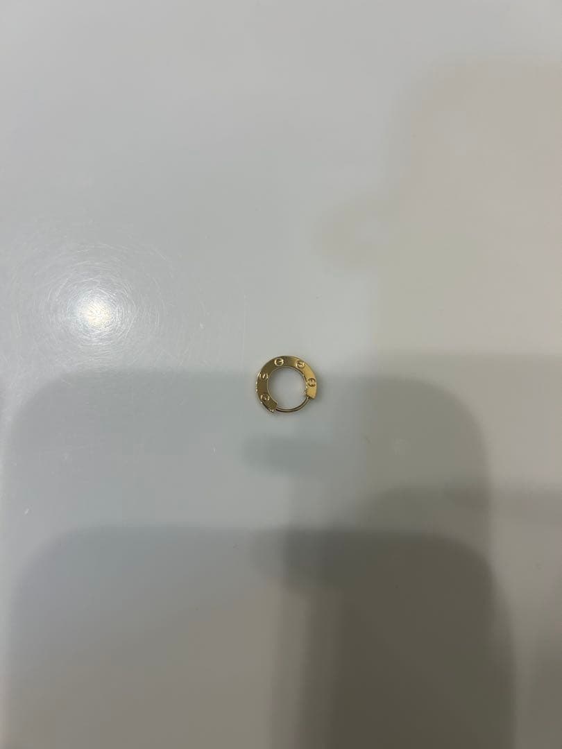 LOVE SINGLE HOOP EARRING ゴールド