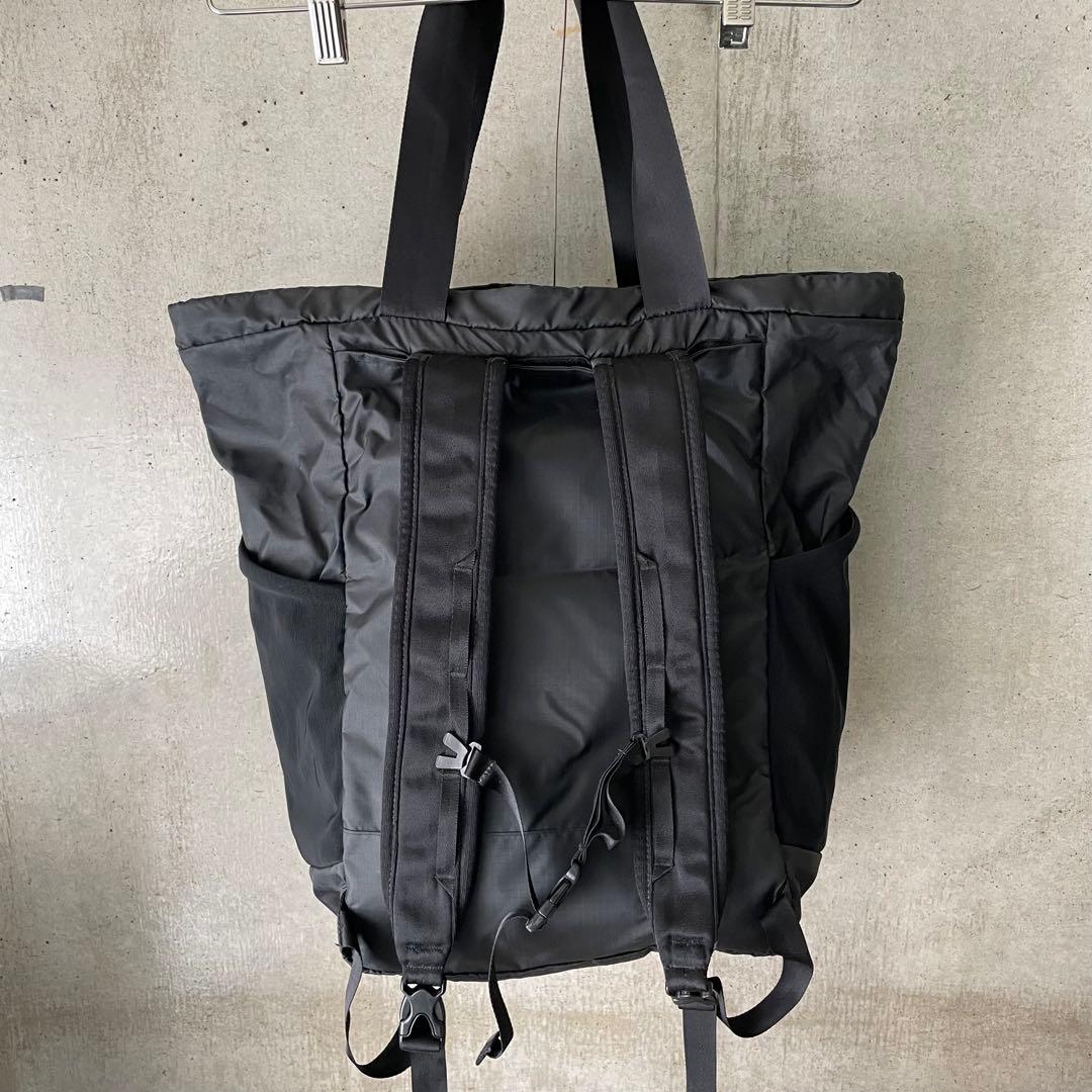 patagonia ウルトラライト ブラック ホール トート パック 27L