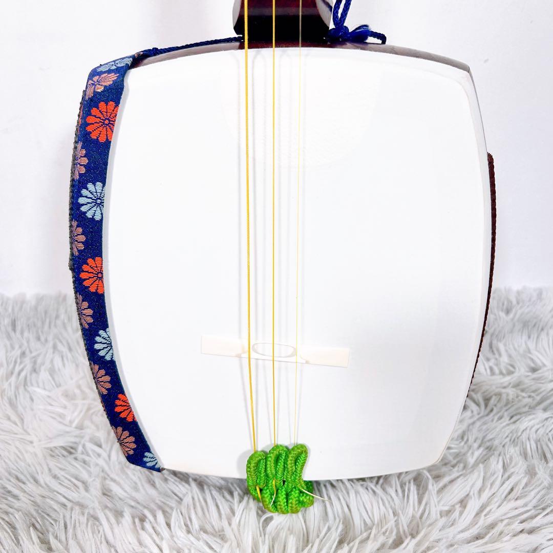 【希少】民謡三味線　中棹　花梨　正寸　3分割 丸打胴　皮やぶれなし　合皮　撥付き