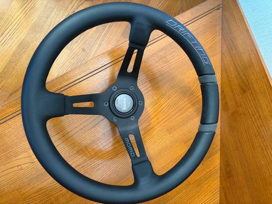 MOMO DRIFTING 330D 85mm ステアリングホイール