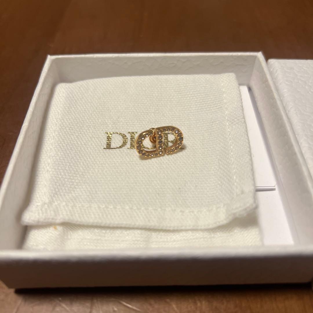 Christian Dior CD スタッドピアス　ゴールド　片方