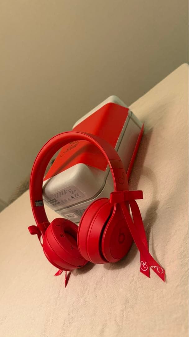 ヘッドホン Beats Solo JENNIE Special Edition