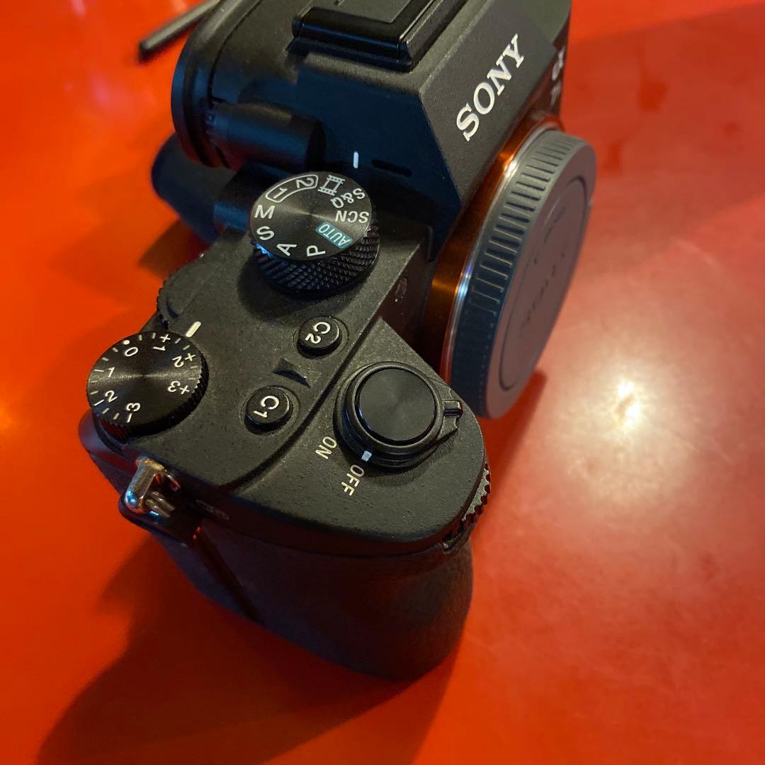 ★値下げ★三脚おまけ付★α7IIIミラーレス一眼カメラ ブラックILCE-7M3