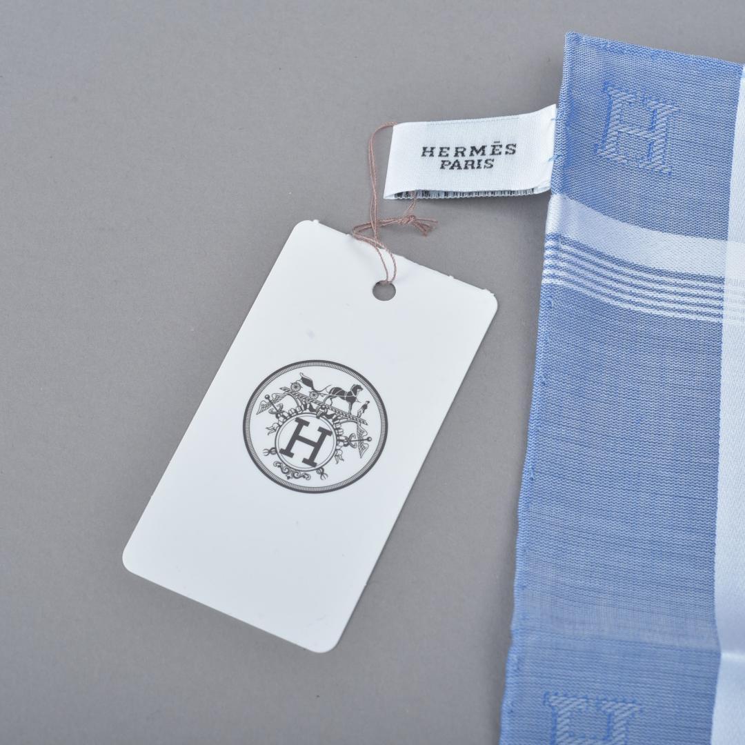 新品エルメス HERMES ハンカチ Hレリーフ ブルーシエル×ホワイト Hロゴ