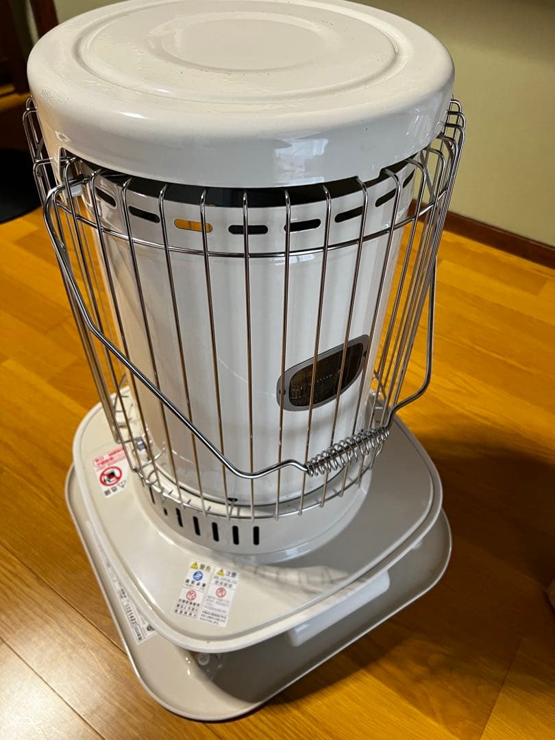 ホワイト 石油ストーブ 円筒形