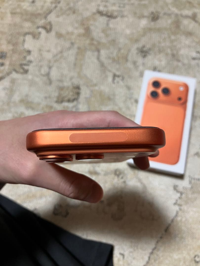 曜朱　iPhone 17 Pro 256GB コズミックオレンジ