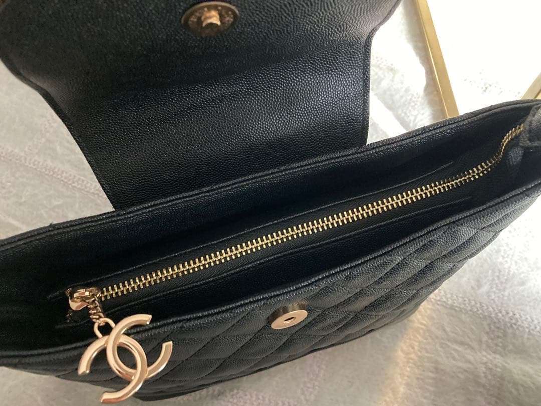 CHANEL ノベルティ チェーン キルティング ショルダーバッグ