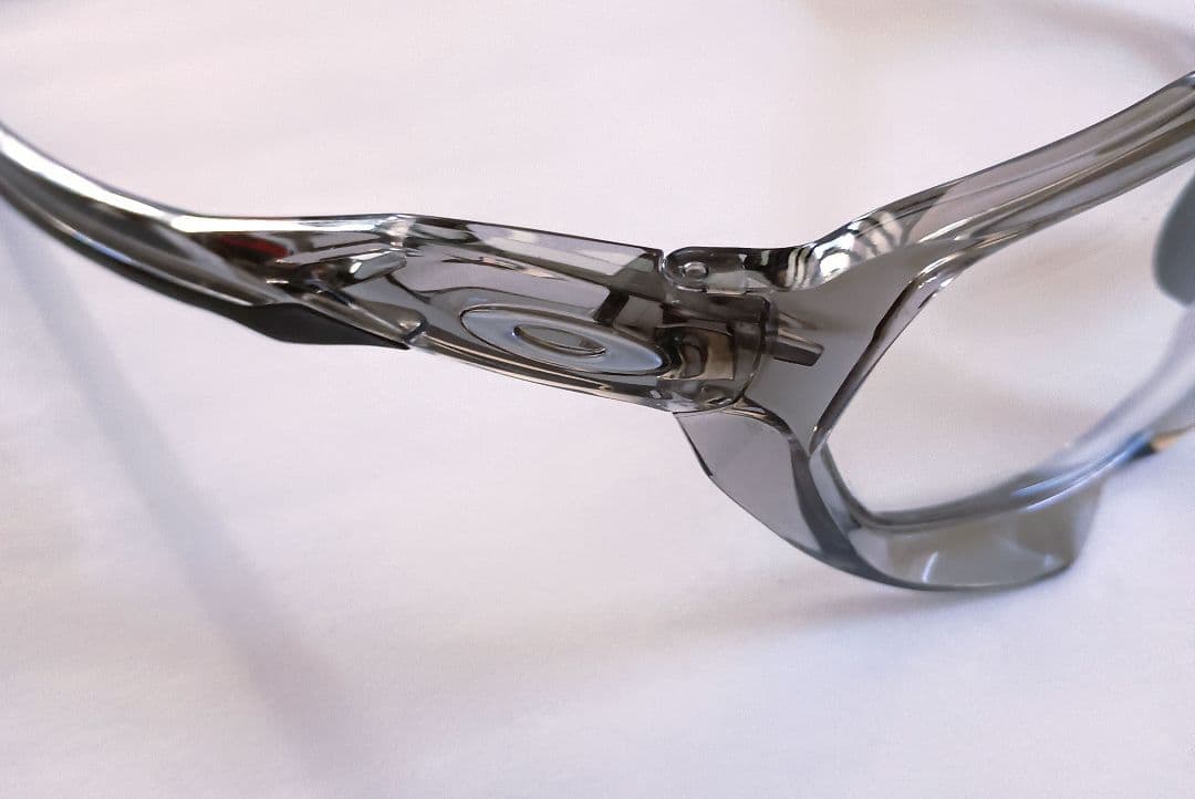 erimo1804382様 Oakley Plazma サングラス クリアグレー