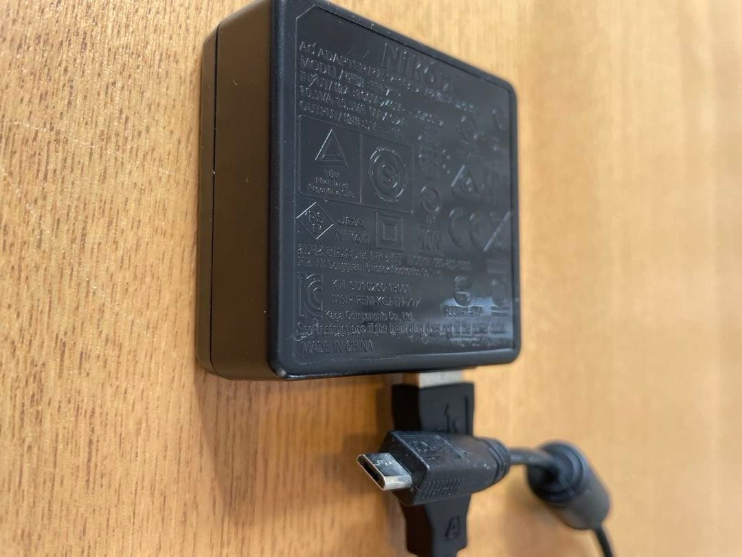 Nikon (ニコン)COOLPIX S7000 20倍ズームコンパクトデジカメ