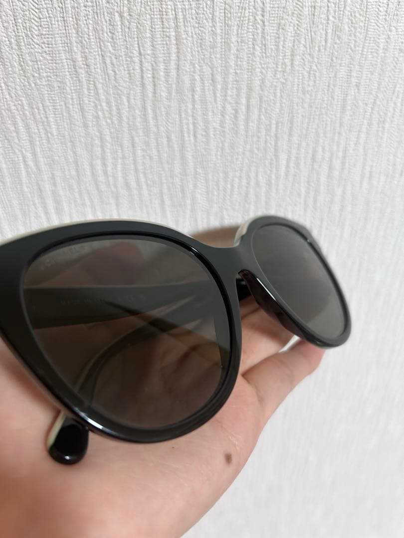 CHANEL キャットアイサングラス ブラック/ホワイト
