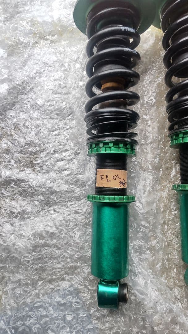 BNR32用テイン車高調 1本オイル漏れ有り