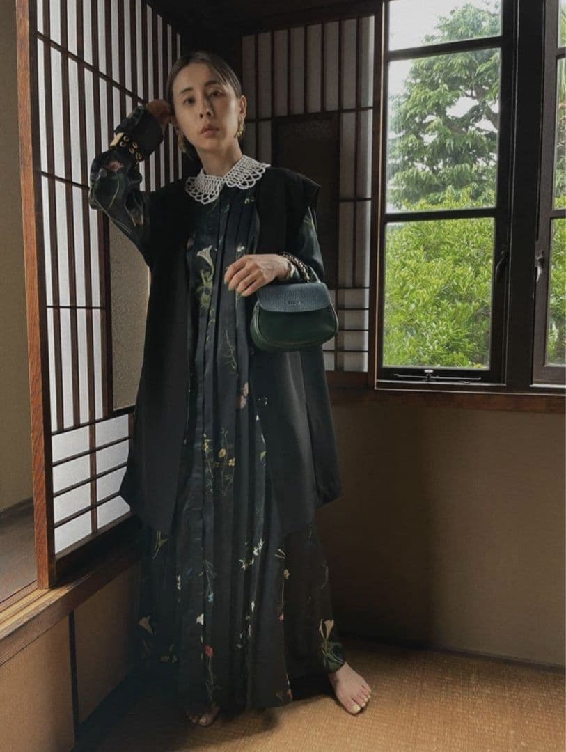 Ameri　UND NEVAEH VEST SET DRESS