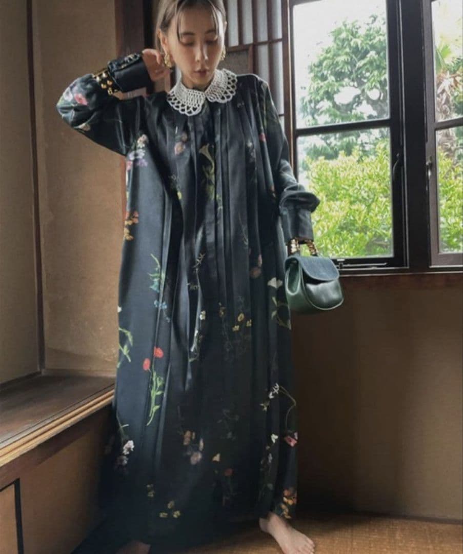 Ameri　UND NEVAEH VEST SET DRESS