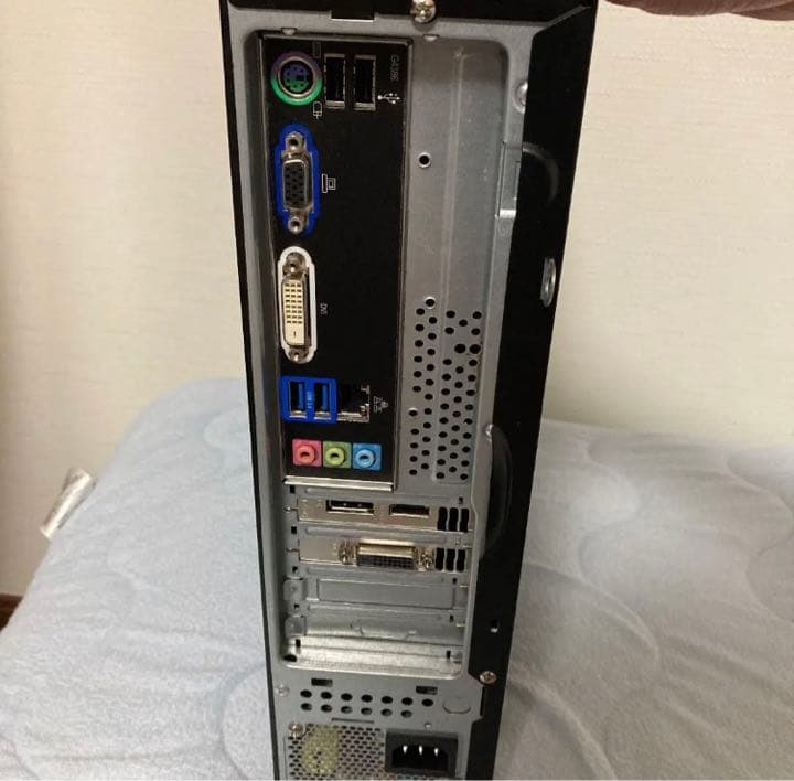 スリム型デスクトップ＋スリムベゼルディスプレイ24インチ