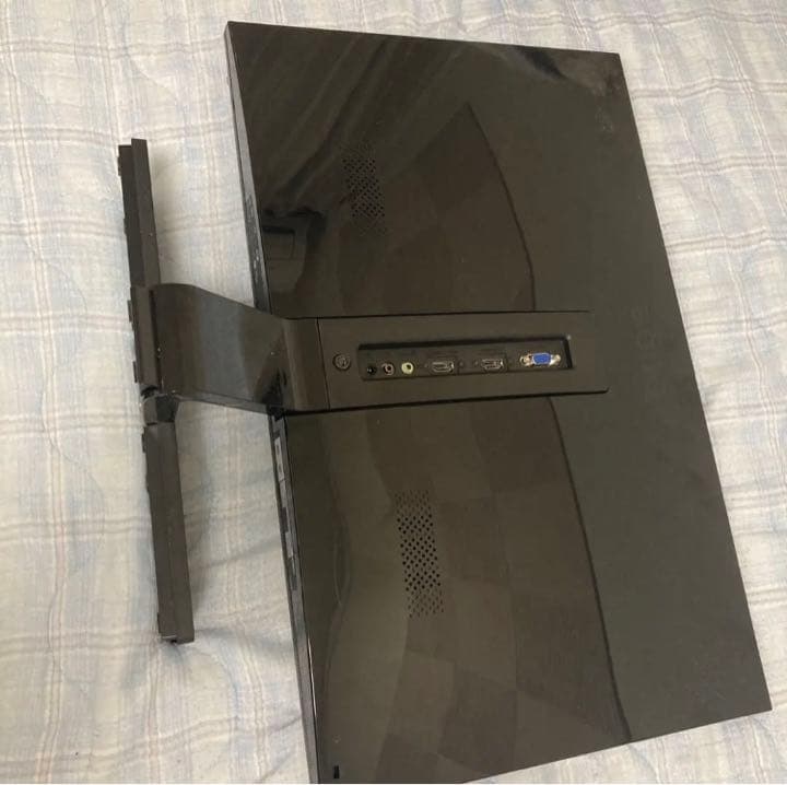 スリム型デスクトップ＋スリムベゼルディスプレイ24インチ