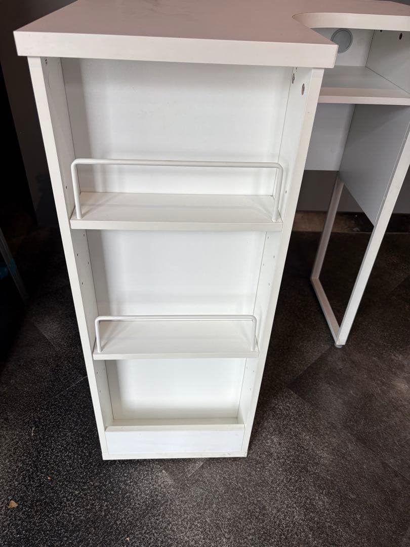 ト*モ様 L字ホワイトコーナーカウンターデスコンセント付き