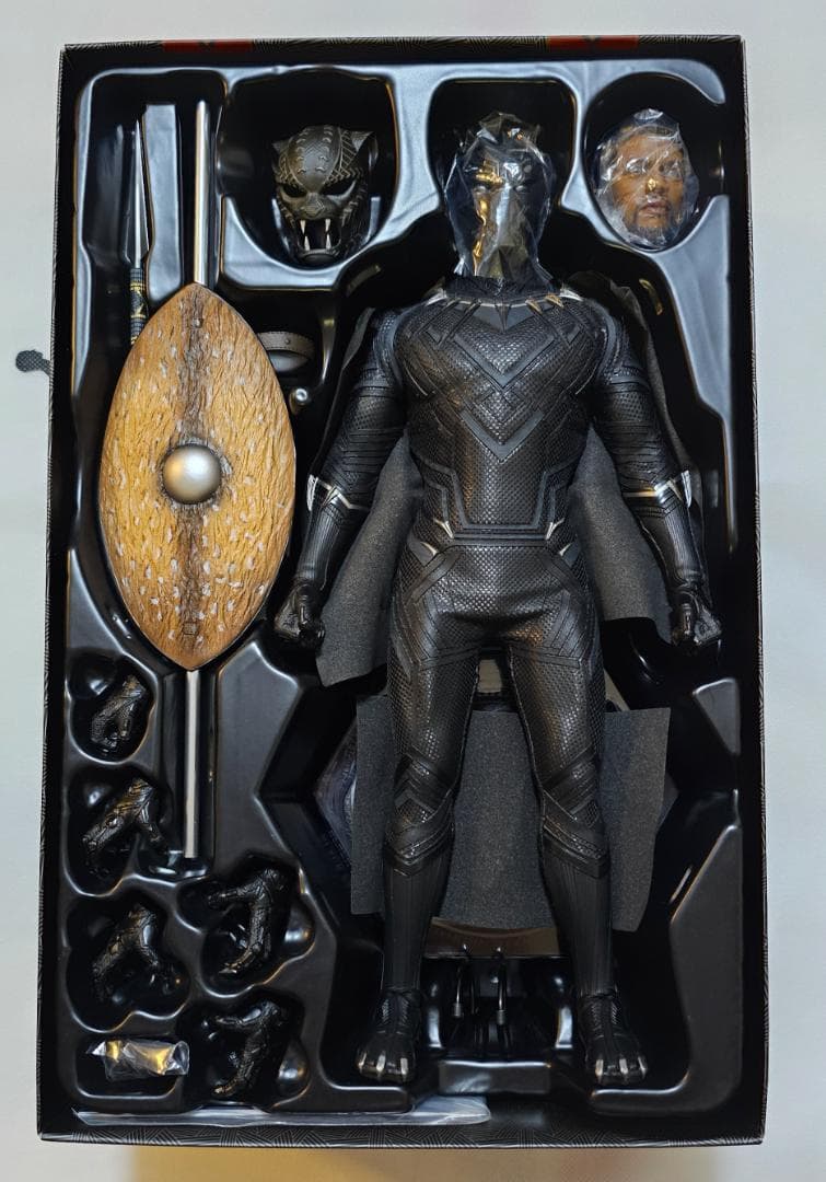 【美品】　ホットトイズ ブラックパンサー オリジナル・スーツ