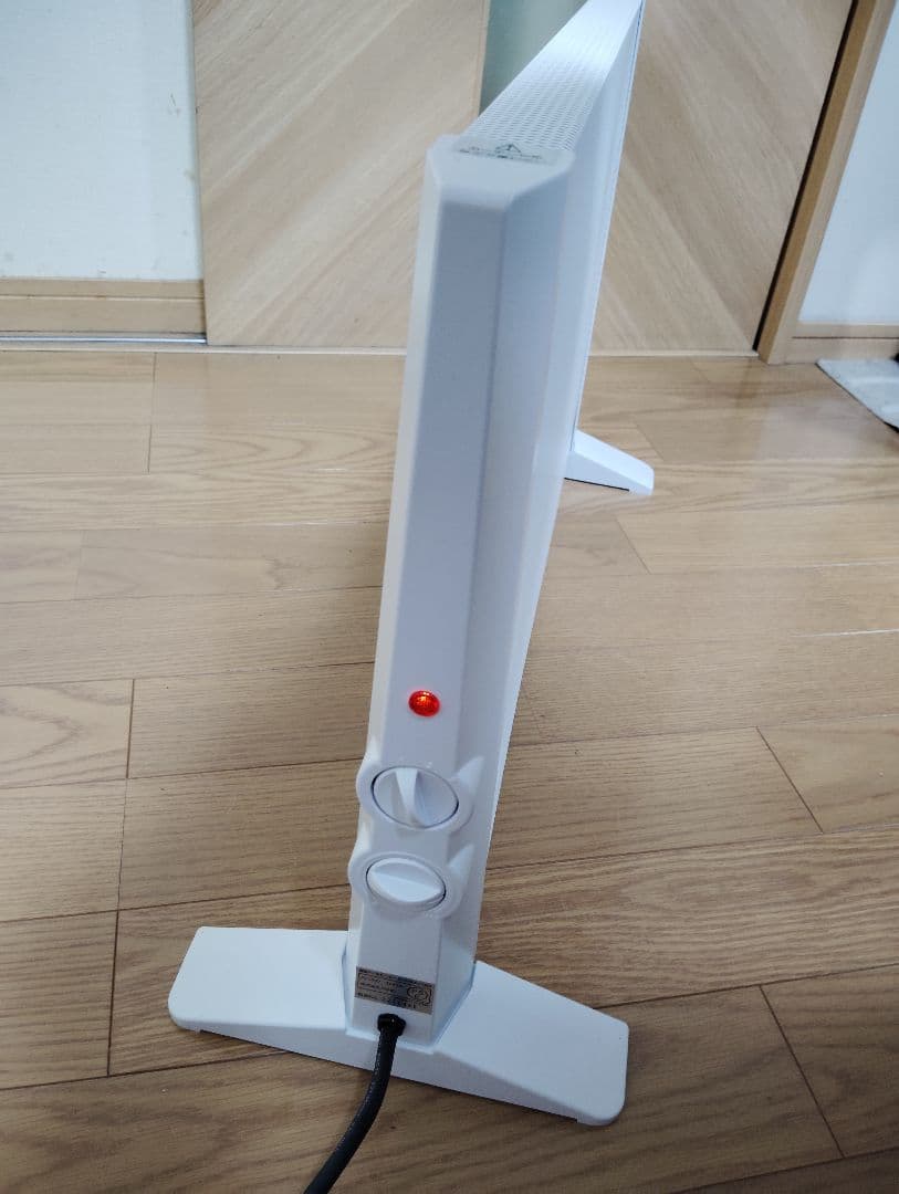 極美品・未使用級 RELICIA 遠赤外線パネルヒーター RLC-NMH1000