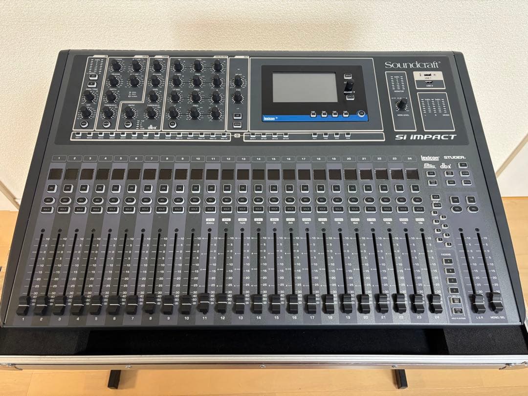 Soundcraft Si IMPACT デジタルミキサー