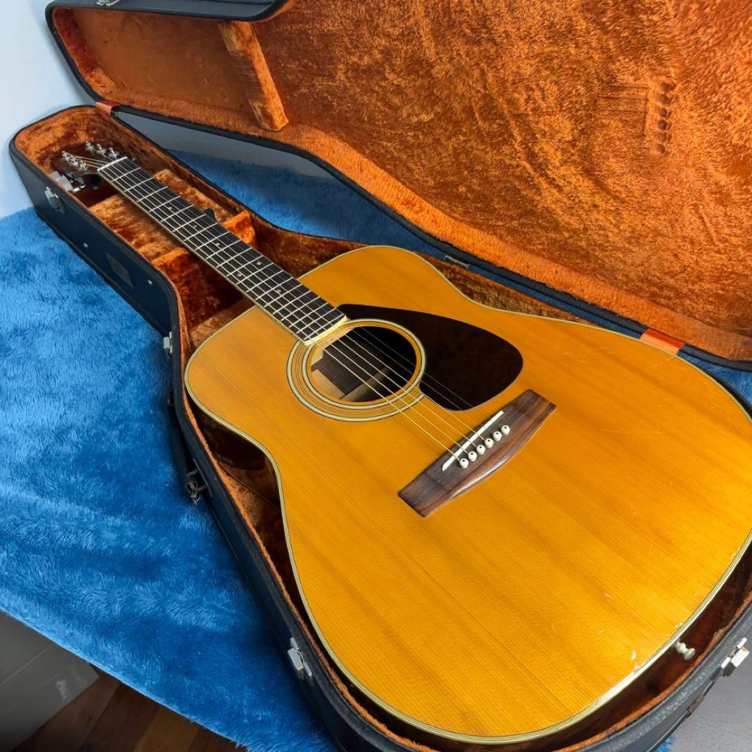 YAMAHA FG-300J 黒ラベル　ビンテージ　純正ハードケース付き