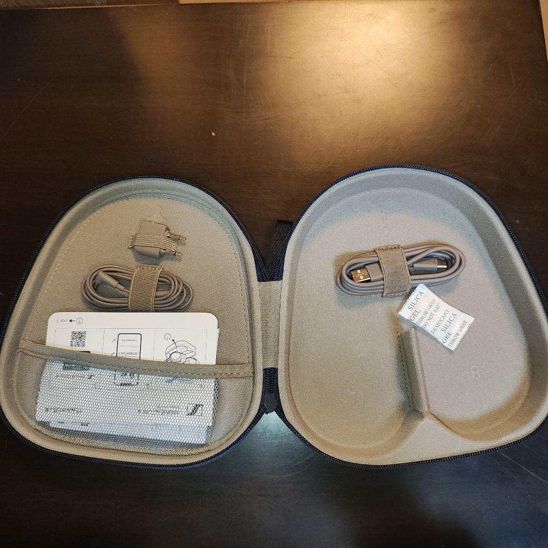 【ほぼ未使用】SENNHEISER MOMENTUM 4 Wireless