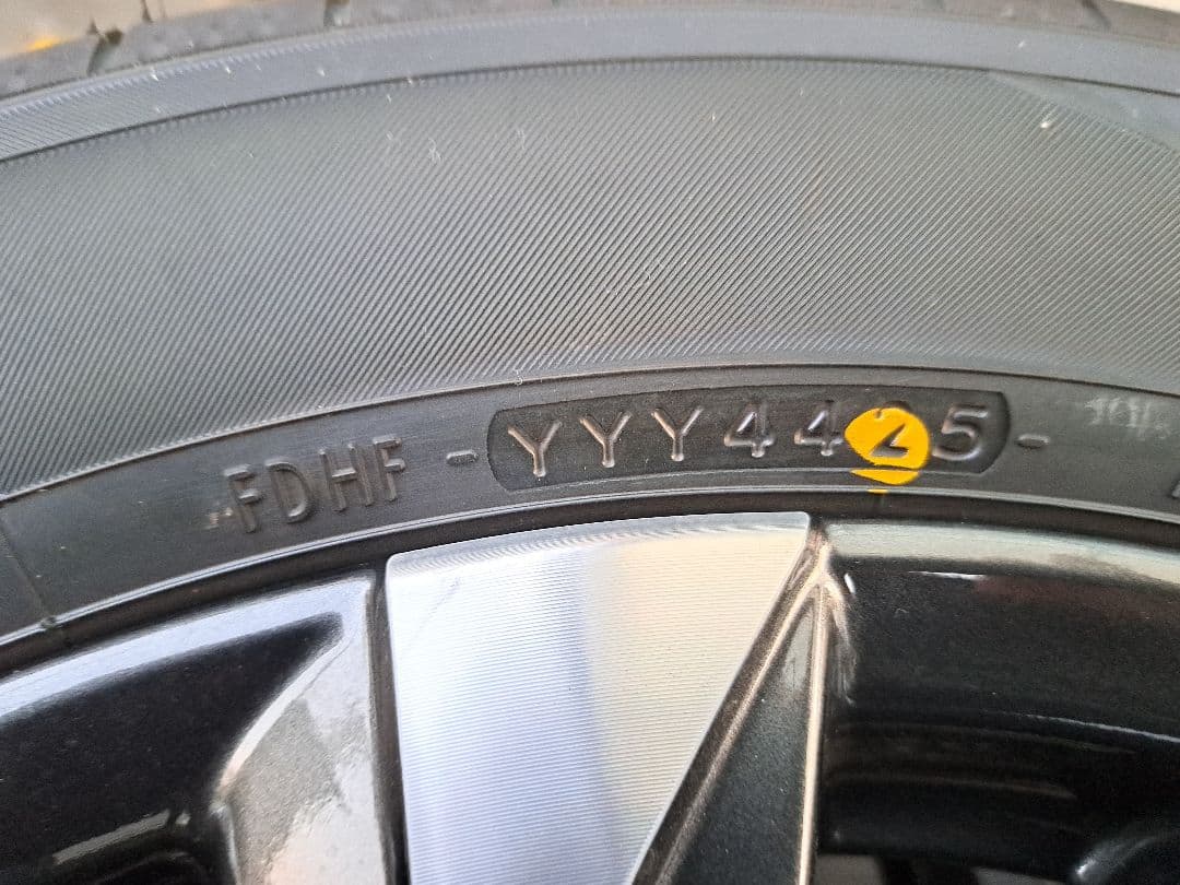 S*5様 【美品 新車外し】2025年12月納車 VOXY17インチ純正ホイル&