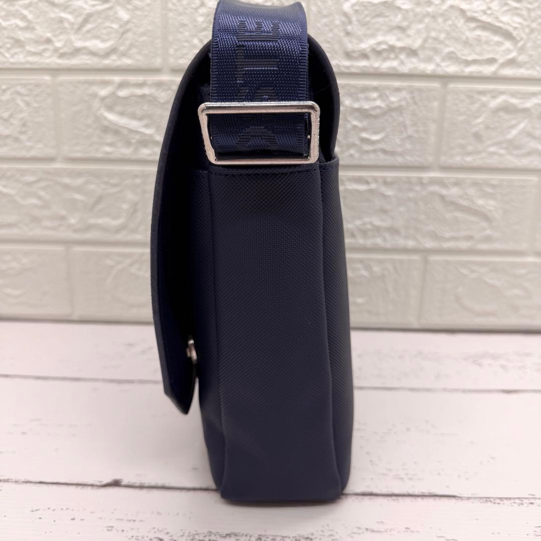 【新品・未使用】ラコステ　メンズクラシック　スリムフラップサッチェルバッグ