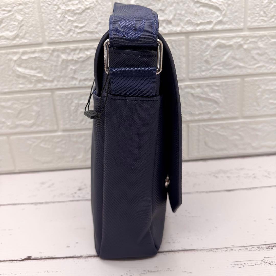 【新品・未使用】ラコステ　メンズクラシック　スリムフラップサッチェルバッグ