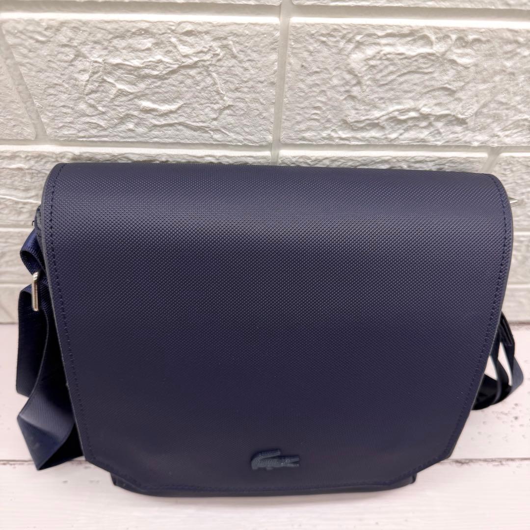 【新品・未使用】ラコステ　メンズクラシック　スリムフラップサッチェルバッグ