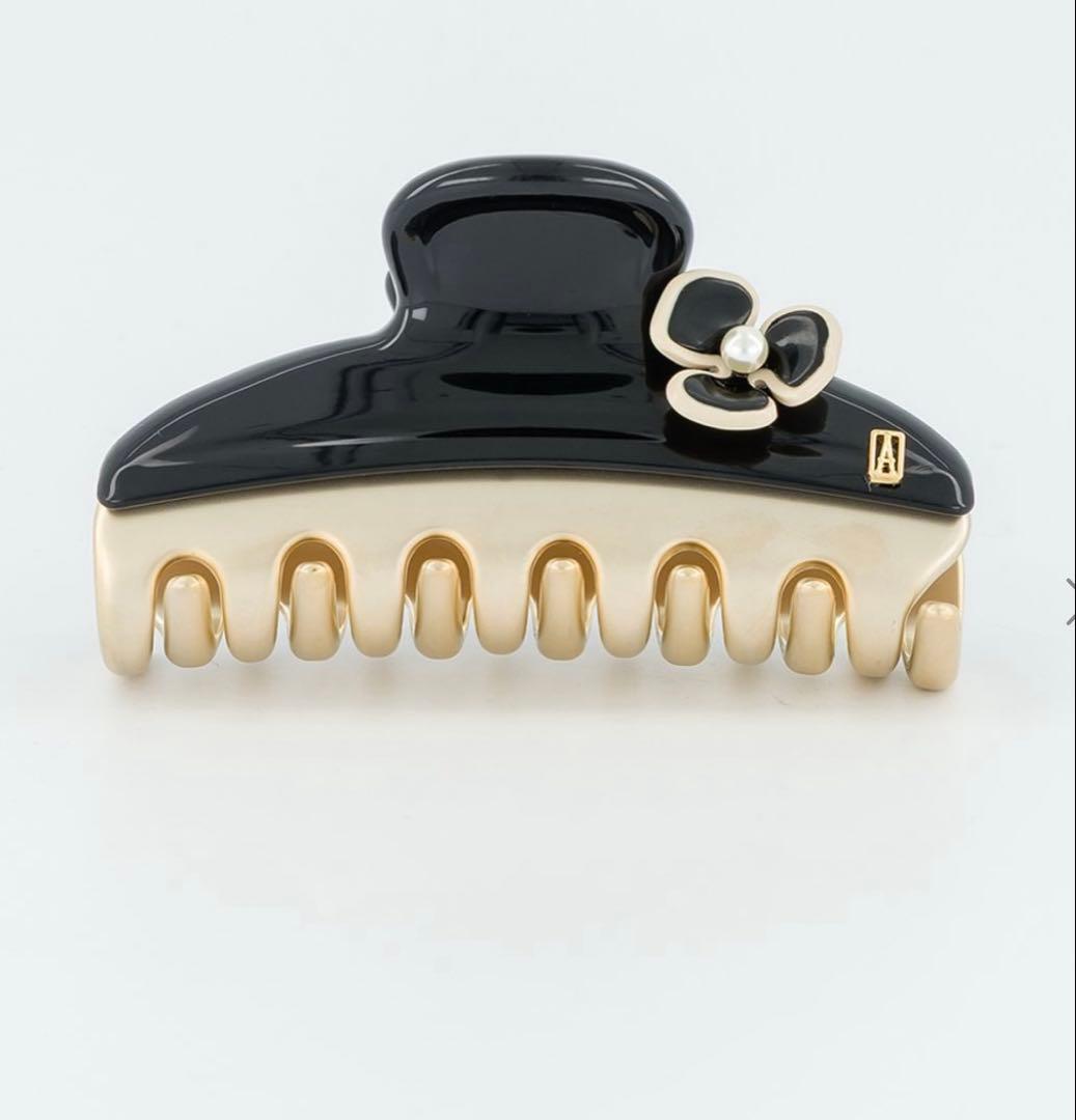 アレクサンドルドゥパリ　ヘアクリップ　カメリア　7.5 cm 新品未使用
