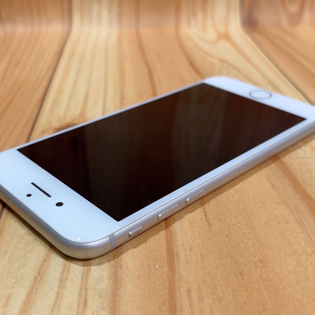 SIMフリー 本体 iPhone 8 64 GB シルバー 166 電池新品
