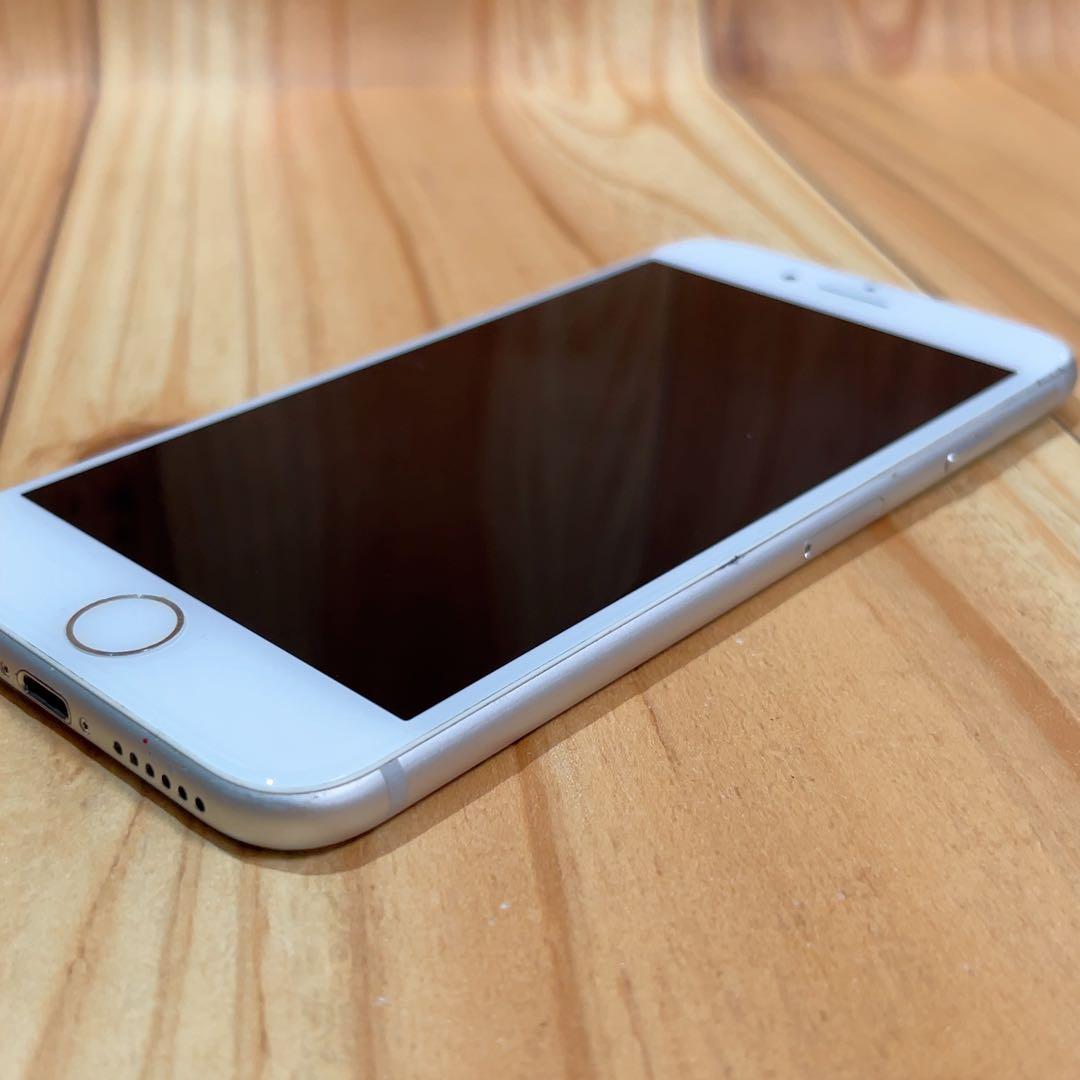 SIMフリー 本体 iPhone 8 64 GB シルバー 166 電池新品